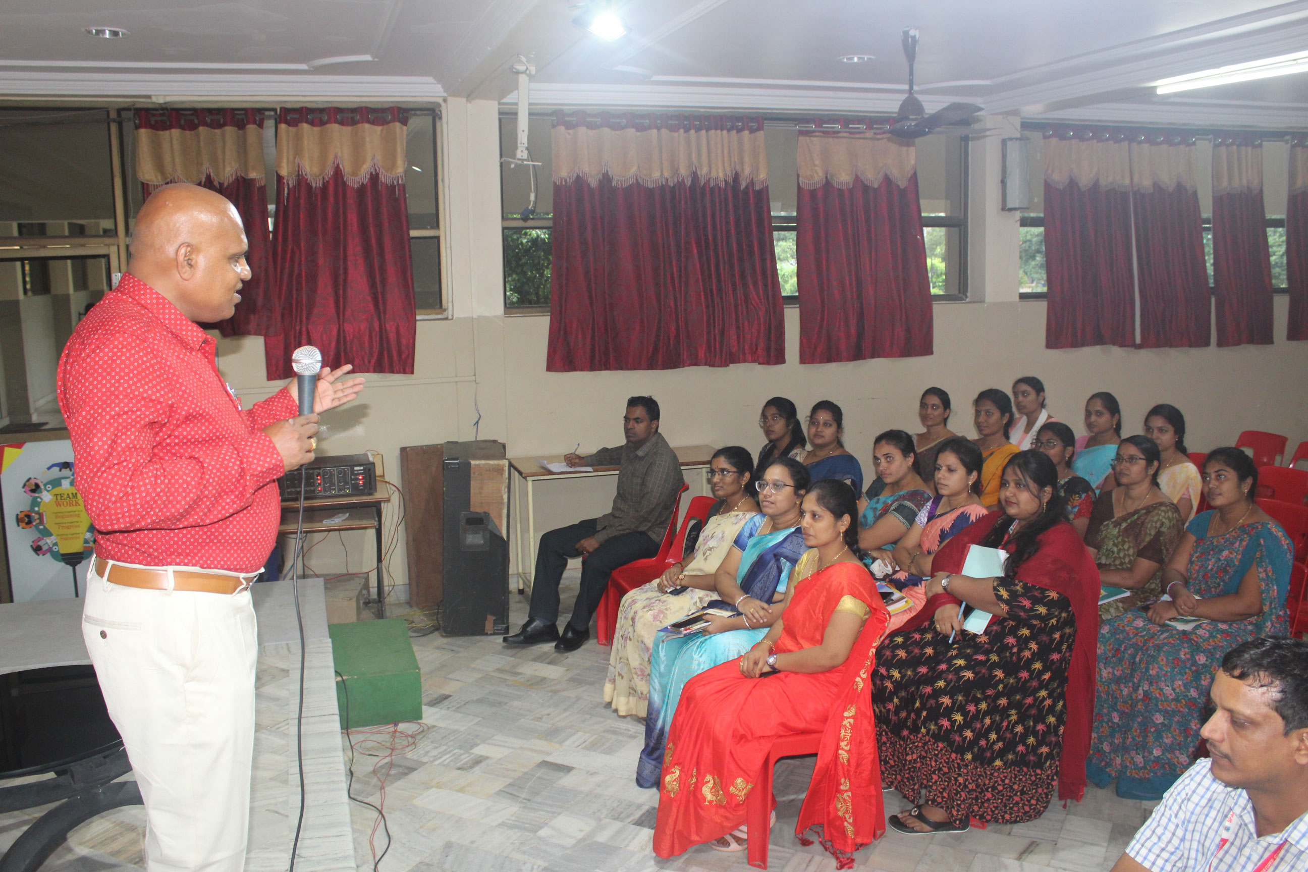 Dr. Alapati Rajendra Prasad Enlightens the staff on Health & Life style in Teaching career.