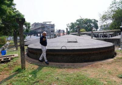 09